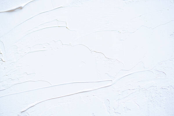 Passeio leve num passeio pedonal com árvores